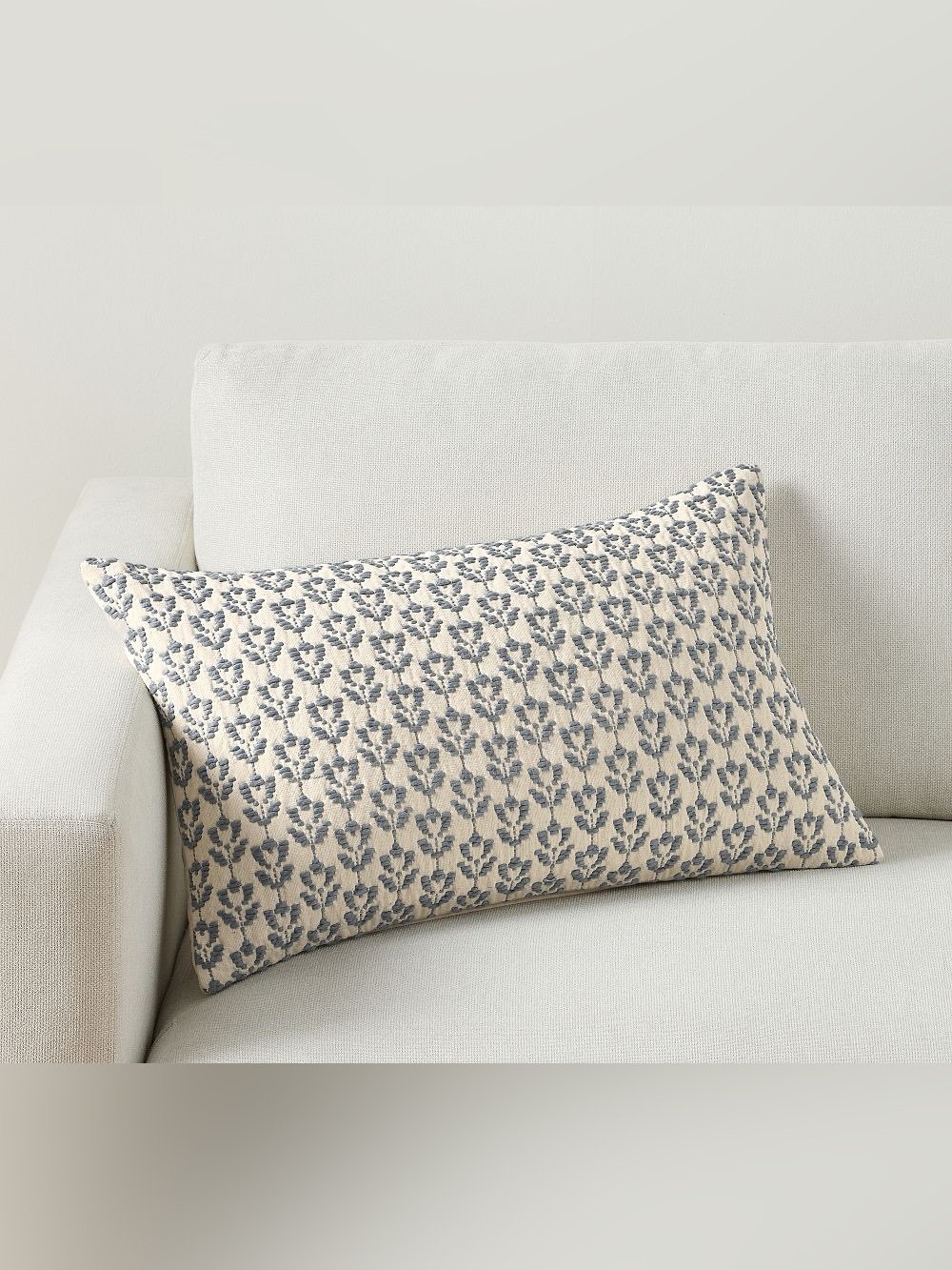 Pottery Barn Lumbar Pillow Cover 16 x 26”